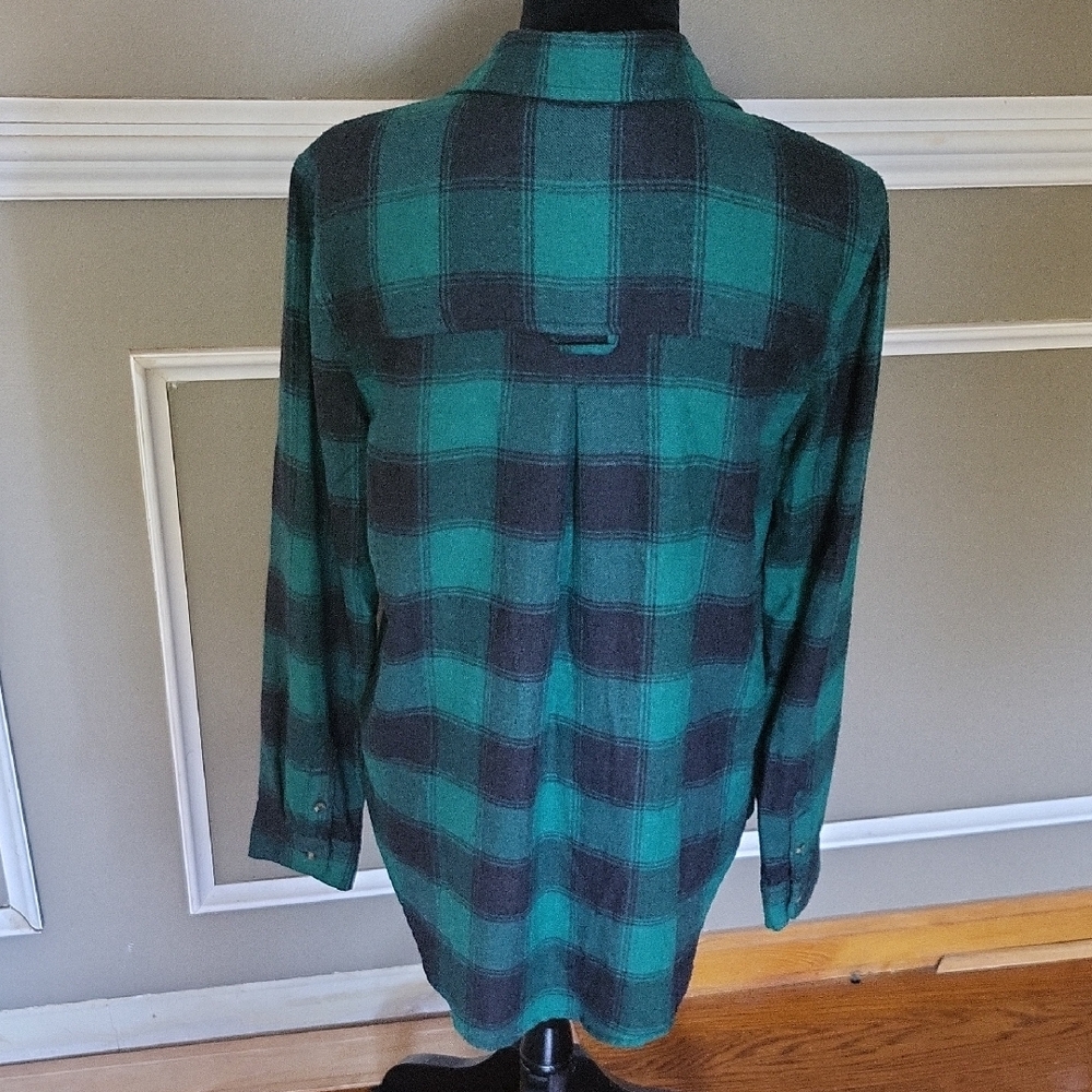 American Eagle Outfitters Green Plaid Button Down Shirt Size Medium - Picture 3 of 8